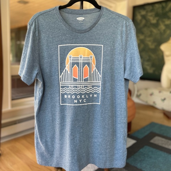 2 Boys Medium t-Shirts, Old Navy, Excellent Condition - Picture 4 of 13